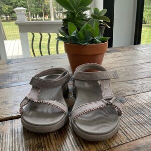 Skechers Goga Mat,size 9.Gray